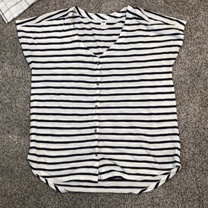 Women’s button shirt